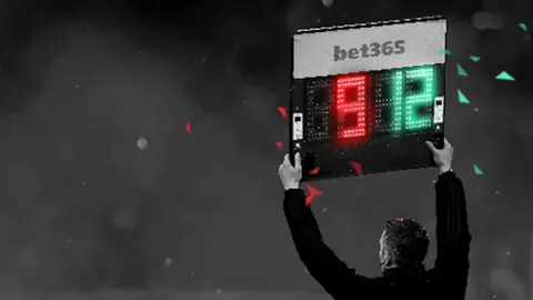 “中国队备战沙特客场挑战，张玉宁强调整装出发”