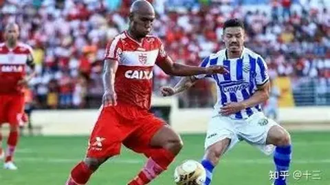 艾登-海文持续佩戴护具治疗，曼联新星康复进程缓慢